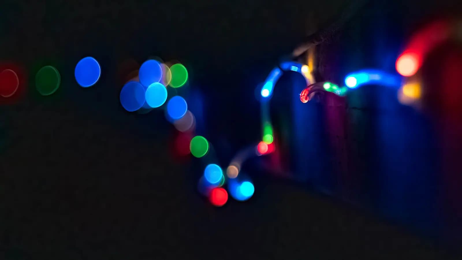 Points of light clustered in three-dimensional space, with one cluster highlighted in red